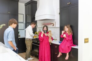 Melanie Paxson Instagram - Always having fun in the kitchen with the Paxson fam! 👏🏼👏🏼
📸: Photography by @calliecocreative for @chdmag
.
.
.
#melaniepaxson #melly #melanie #family #famtime #kitchen #fun #familytime #disneyactress #acting #act #disneydescendants #descendantsfour #riseofthered #act #interior #chdmagazine #magazine #homeinspo #interiordesign #homeanddesign