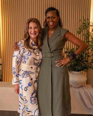 Melinda Gates Instagram - I’m lucky to call @michelleobama a friend, and I had so much fun talking with her as part of my Moments That Make Us series. She shared what it felt like to transition out of the White House, how knitting reminds her of the importance of small actions, and why she makes a point to cultivate new friendships. I can’t wait for you to watch our conversation 😊 Check it out at the link in my bio.