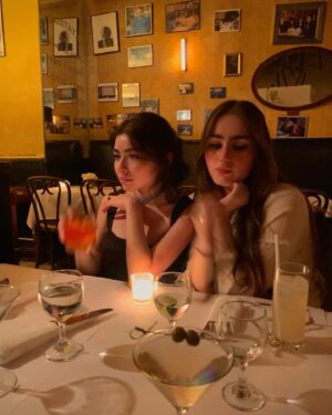 Melissa Collazo Instagram - imy @arialisslo 🍎