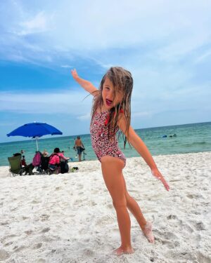 Melissa Ordway Instagram - Good times and tan lines 🏝️
