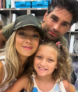 Melissa Ordway Instagram - Back to school 🍎 

Not sure how Olivia is already in 3rd grade and Sophie is in 1st…. They are growing up way too fast! 😭 tears were shed today, but only by me. Thankful for a sweet school and sweet teachers that our girls absolutely love! ❤️