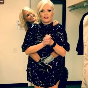 Melissa Peterman Instagram - Happy Birthday @kchenoweth Thank you for all the joy, laughter, kindness, music and fun you bring to this world. And for sharing that incredible voice with the rest of us! I love you. I hope you are being celebrated and showered with love and cake! I can't wait to come see @qovmusical and hug you in person! #happybirthday #kristinchenoweth #moretalentpersquareinchthananyone ❤️