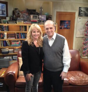 Melissa Rauch Instagram - Today the world lost a legend whose style and delivery were unlike anything that came before or that we’ve seen since. I fell in love with stand-up listening to Bob Newhart’s album. I fell in love with sitcoms watching his. I was beyond nervous to meet this idol of mine at The Big Bang Theory, but he immediately put me at ease with his immense kindness. He made me laugh so hard and filled my heart with memories I will cherish forever. Much like his brilliant Newhart series finale, being in his presence was a dream. ❤️