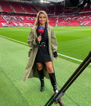 Melissa Reddy Instagram - Monday Night Football 🤩
You’re welcome for me inadvertently providing extra entertainment 🫢🫣🤣

Fair play to @andreonana.24 for fronting up and answering questions on the key incident. Big personality indeed.

(It should’ve been a penalty 😆)

The stadium erupted in relief when Varane scored, largely as Cunha was shredding through midfield for fun. A win for Manchester United despite a poor performance and much-needed encouragement for Wolves