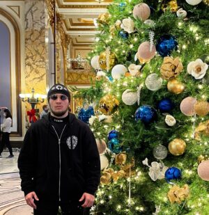 Melsik Baghdasaryan Instagram - The goal is not to be rich.
The goal is to be a 𝗟𝗘𝗚𝗘𝗡𝗗 ✞
#MelsikTheGun 

Happy New Year, God bless you all ❤️🙏🏻