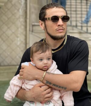Melsik Baghdasaryan Instagram - Proud to be Princess Malena’s Father ❤️🙏🏻 #MyCrystalDoll
