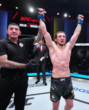 Melsik Baghdasaryan Instagram - We got the win. Thank you all Love each of you ❤️🙏🏻 #MelsikTheGun #Armenianpower