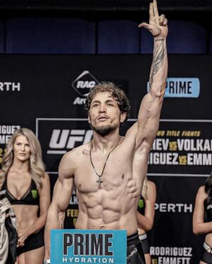 Melsik Baghdasaryan Instagram - I know anyway Im gonna be UFC Champion one day ! 

Sometimes the stick can also shoot .

Who loves and believes in me Thank you all , 
who hates me  or even thinks something bad about me in their mind  fuck you all mofuckers . 

Win or win inside or outside in my lifestyle fuck them all !!! 
See you soon…. LOVE and RESPECT ✊🏻👌🏻