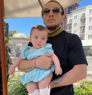 Melsik Baghdasaryan Instagram - Daddy’s true Love ❤️ My MALENA 🙏🏻
#CrystalDoll