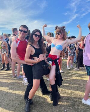 Merel Baldé Instagram - Milkshake ‘24 met mijn ratjes❤️

P.S. dit was de eerste keer dat ik nuchter bleef op een festival en het was geweldig!