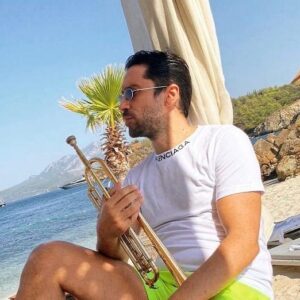 Merih Ermakastar Instagram - İş başında😉