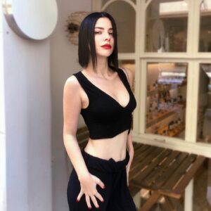 Merve Boluğur Instagram - New hair cut 🐚