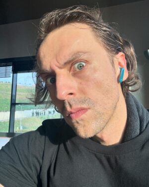 Metin Akdülger Instagram - Şaka şaka b. 🤍🩶🖤