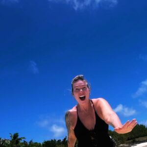 Mia Michaels Instagram - It’s a beautiful day!!! Don’t let it slip away!!! #summer2024 #artof living #miamichaelsartoflife