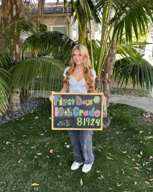 Mia Talerico Instagram - Leveled up to sophomore! Cue the comments about feeling old 🤣

#backtoschool #sophomore #10thgrade #charlieduncan #goodluckcharlie