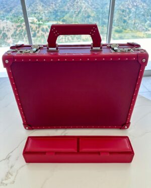 Michael Blakey Instagram - I’m honored to be one of the first to receive this magnificent and stunning watch case from @bosphorus.leather new collection.
Whatever watch you have, it deserves to be kept in a special case like this.
If you’re a watch enthusiast, you must go and check them out @bosphorus.leather 
~~~~~~~~~~
In it to win it !
~~~~~~~~~~

#producermichael #inittowinit #watch #watchcase #watchbox #exclusive #custommade #beautiful #elegant