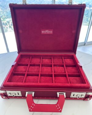 Michael Blakey Instagram - I’m honored to be one of the first to receive this magnificent and stunning watch case from @bosphorus.leather new collection.
Whatever watch you have, it deserves to be kept in a special case like this.
If you’re a watch enthusiast, you must go and check them out @bosphorus.leather 
~~~~~~~~~~
In it to win it !
~~~~~~~~~~

#producermichael #inittowinit #watch #watchcase #watchbox #exclusive #custommade #beautiful #elegant