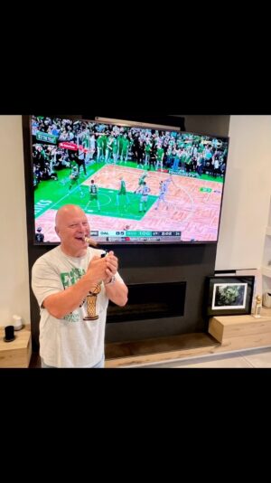 Michael Chiklis Instagram - Light it up! @celtics NBA champions!