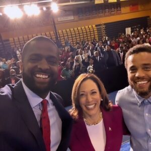 Michael Ealy Instagram - Had the pleasure of joining @vp on her Economic Growth Tour. Learned so much! 
I'm ready for this run!  Let's go!! @kamalaharris