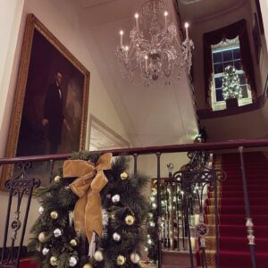 Michael Grant Terry Instagram - A little White House with my ❤️ @utah_gimmetwo #holidayparty @whitehouse