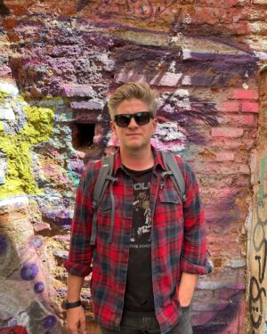Michael Grant Terry Instagram - Valpo with ggggggaron and eating and art and dogs and walking and hokas and eating and coffee and tattoos. What an incredible city. #valparaiso #chile @urbanyetti
