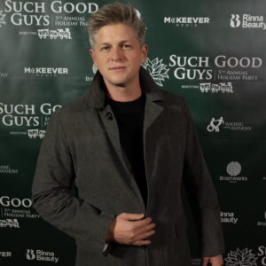 Michael Grant Terry Instagram - Lovely week of holiday parties for important causes @toysfortotsofficial @suchgoodguys The only one who refused to walk the carpet with me was @vududaddy Sending everyone ❤️ through the holidays!