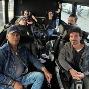 Michaël Grégorio Instagram - Et c’est (re)parti sur la route again ! On se retrouve où ? 
🚀🚙🚌⛴️🚂✈️🛸🚲🛵🛴

 🚙photo et stylisme : @piergab 🌾