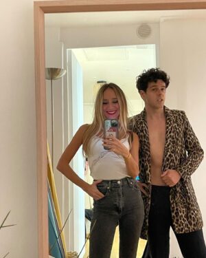 Michaël Grégorio Instagram - Quand tu forces pour aller à la Fashion Week 🐆 
💇🏻‍♀️Coiffure @gilles_ld 
👗Stylisme: @helenepambrun & @jennifergabrielle28 & @lillycaruso 💄 Make-up : @karenha1605 @laboratoires_biarritz 
Coucou @eddydepretto @nicolasmauryofficiel  #fashionweek