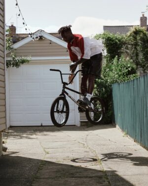 Michael Jordan Instagram - Grandma always knows best.️

BMX superstar athlete @nigelsylvester honors the pavement where he first fell in love with his bike riding in the Air Jordan Nigel Sylvester 4RM ‘Driveway Grey’.

Coming soon—link in bio to get notified.️