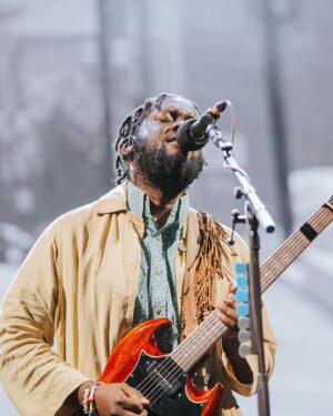 Michael Kiwanuka Instagram - Moments from Wilderness. 

Last few summer shows this weekend at @sydforsolen and @grape_festival 

📸 - @andylittlefilm