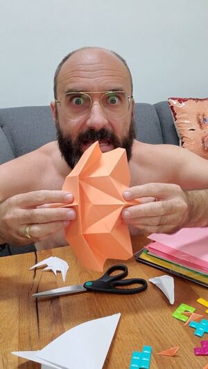 Michael Stevens Instagram - The Fold And Cut Theorem 

#math #geometry #origami #paperfolding #art #usa #usaflag #betsyross #craft #DIY #papercraft #theorem #proof #1999