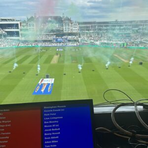 Michael Vaughan Instagram - Nice be on the first game of the 100 for @bbccricket at the Oval yesterday .. it’s a tournament that divides opinion but It was good fun .. 2 average games but a full house & great atmosphere .. Oval invincables to win the men & women’s  comp could be on the cards .. @isaguha @kbrunt26 @phil.tufnell @tymalmills .. 👍 @marksandspencer