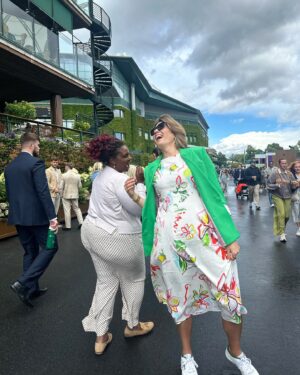 Michelle Collins Instagram - Cosplaying as a WASP is impossible for me but I gave it my best!! 🎾 Dream day @wimbledon from start to finish, including falling to my knees over an ottoman in a dark movie theater at 1AM only to be recognized by someone at that very moment. A full recap to come on the show tomorrow but big thanks to @simonenathan for my make-a-mich wish watching the only sport I acknowledge other than the Olympics 🍓 Need to figure out how to crash it again asap I’m addicted #MayorWimbie