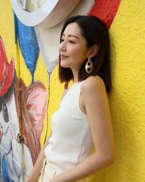 Michelle Wai Instagram - Biru 帶我去散步🐕‍🦺

@weekendmaxmara
@weekendmaxmarahk
#WeekendMaxMara