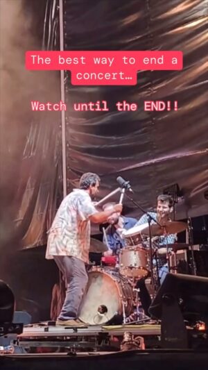 Miguel Araújo Instagram - Anything can happen at a concert!!! BATUCADA with @miguel_araujo_insta @pedrogrooves (@osquatroemeia )

🎥. By edumig4 & @mariana__ms 
#concert #stage #batucada #drums #miguelaraujo #osquatroemeia #crazy