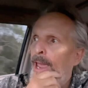 Miguel Bosé Instagram - “GRACIAS A TODOS POR EL APOYO AL PROYECTO DE PAMIÉS.”