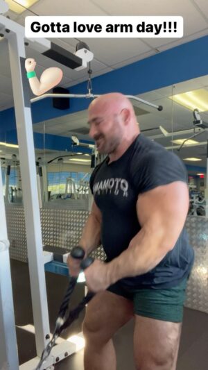 Mike Ergas Instagram - Gotta love arm day!  Hammer cable curls! 

#arms #workout #fitness #gym #trainhard #gay #beyourself #happyplace