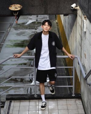 Mike Lin Instagram - 那天追著光跑的下午🥹

👔 @aes_taipei 
✂️ @jarvis_lin0131 
📷 @wwwuccchi 

#aestaipei