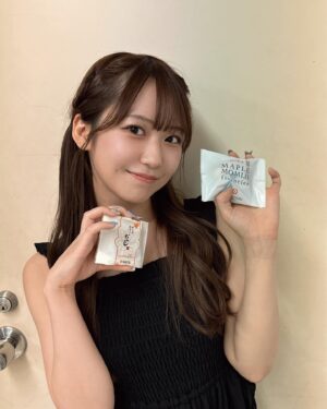 Miki Nonaka Instagram - 福山でコンサートでした！
櫻井梨央ちゃんがヘアアレンジしてくれました。幸です。広島県出身のJuice=Juice段原瑠々ちゃん、OCHA NORMA広本瑠璃ちゃんからおみやげいただきました。嬉です。らいりーるるちゃんるりちゃんありがとう！そして会いに来てくださったみなさんありがとうございます！よくみえました。最後に今Instagramみてくださってるみなさんありがとうございます！𝑳‌𝑶‌𝑽‌𝑬です。
.
#morningmusume24#モーニング娘24
#野中美希#ちぇる