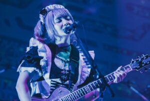 Miku Kobato Instagram - 2024.7.14🕊
BAND-MAID HALL TOUR 2024
神奈川県民ホール

早いものでホールツアー最終日から
もう6日が経ちましたっぽ。
ホールツアーはいかがでしたかっぽ？！
この日は私のEVHちゃんの
テンションが上がりすぎてしまったみたいで
2曲目から音が鳴らなくなって
サプライズでしたっぽ。w
でも、ちゃんと伝書鳩さんなので
帰ってきてくれましたっぽね。
良かったよかったっぽ。
トラブルも生ならではの特別ということで
また一つ思い出が増えましたっぽね。笑

神奈川県民ホールはあーちゃんが
学生の頃あーちゃんだった時に
出たことのある会場だったそうで、
終始嬉しそうでしたっぽ！！
思い出の場所に帰って来れるのはいつになっても
嬉しいことですっぽよね〜

今回のホールツアーセットリストは
いかがでしたっぽ？！
MV曲も多めで上がりっぱなしだったのではっぽ?!
Shamblesの頭アレンジもかっこよかったっぽ?！

そして、最後に沢山お知らせしましたっぽ🕊
🕊8.30 BAND-MAID番外編お給仕  Medium in Summer
🕊9.25 フルアルバム"Epic Narratives"リリース
🕊11月からはZepp tourも発表されましたっぽ！！

わぁ！なんて沢山！
今年後半の予定もきまりましたっぽね。
ご予約等始まっているのでお忘れ無くっぽよ！！！

It's already been 6 days 
since the last day of the hall tour.
How about a hall tour po?!
On this day, 
the tension of my amp EVH seemed to be too high, 
and I was surprised that the sound stopped playing 
from the second song po!!!
But since it is a carrier pigeon, 
it seems that it has come back properly po.
It was good, it was good po!!!🕊
The trouble is also special only for live performances, 
so it seems that there is one more memory po.??
It seems that the Kanagawa Prefectural Hall was a venue that akane had performed at when she was a student, and she seemed happy from beginning to end po.
It's always nice to be back in a place of memories po🕊
How was the hall tour setlist this time?!
There were a lot of MV songs, and it would have been fun!
Shambles' head arrangement was also cool, wasn't it?!

And finally, I made a lot of announcements po!!
🕊8.30 BAND-MAID Extra Edition Serving Medium in Summer
🕊9.25 Full album "Epic Narratives" released
🕊November, Zepp tour !!!
I think We've got a plan for the second half of this year.
Reservations have already begun, so don't forget it po!!!

#bandmaid #ホールツアー #halltour
thanks photo by @pickles_0808