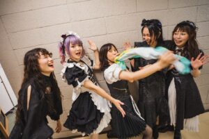 Miku Kobato Instagram - 2024.7.14🕊
BAND-MAID HALL TOUR 2024
神奈川県民ホール

早いものでホールツアー最終日から
もう6日が経ちましたっぽ。
ホールツアーはいかがでしたかっぽ？！
この日は私のEVHちゃんの
テンションが上がりすぎてしまったみたいで
2曲目から音が鳴らなくなって
サプライズでしたっぽ。w
でも、ちゃんと伝書鳩さんなので
帰ってきてくれましたっぽね。
良かったよかったっぽ。
トラブルも生ならではの特別ということで
また一つ思い出が増えましたっぽね。笑

神奈川県民ホールはあーちゃんが
学生の頃あーちゃんだった時に
出たことのある会場だったそうで、
終始嬉しそうでしたっぽ！！
思い出の場所に帰って来れるのはいつになっても
嬉しいことですっぽよね〜

今回のホールツアーセットリストは
いかがでしたっぽ？！
MV曲も多めで上がりっぱなしだったのではっぽ?!
Shamblesの頭アレンジもかっこよかったっぽ?！

そして、最後に沢山お知らせしましたっぽ🕊
🕊8.30 BAND-MAID番外編お給仕  Medium in Summer
🕊9.25 フルアルバム"Epic Narratives"リリース
🕊11月からはZepp tourも発表されましたっぽ！！

わぁ！なんて沢山！
今年後半の予定もきまりましたっぽね。
ご予約等始まっているのでお忘れ無くっぽよ！！！

It's already been 6 days 
since the last day of the hall tour.
How about a hall tour po?!
On this day, 
the tension of my amp EVH seemed to be too high, 
and I was surprised that the sound stopped playing 
from the second song po!!!
But since it is a carrier pigeon, 
it seems that it has come back properly po.
It was good, it was good po!!!🕊
The trouble is also special only for live performances, 
so it seems that there is one more memory po.??
It seems that the Kanagawa Prefectural Hall was a venue that akane had performed at when she was a student, and she seemed happy from beginning to end po.
It's always nice to be back in a place of memories po🕊
How was the hall tour setlist this time?!
There were a lot of MV songs, and it would have been fun!
Shambles' head arrangement was also cool, wasn't it?!

And finally, I made a lot of announcements po!!
🕊8.30 BAND-MAID Extra Edition Serving Medium in Summer
🕊9.25 Full album "Epic Narratives" released
🕊November, Zepp tour !!!
I think We've got a plan for the second half of this year.
Reservations have already begun, so don't forget it po!!!

#bandmaid #ホールツアー #halltour
thanks photo by @pickles_0808