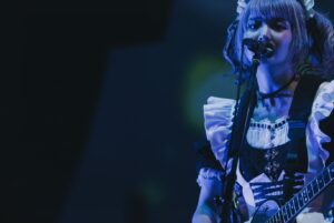 Miku Kobato Instagram - 2024.7.14🕊
BAND-MAID HALL TOUR 2024
神奈川県民ホール

早いものでホールツアー最終日から
もう6日が経ちましたっぽ。
ホールツアーはいかがでしたかっぽ？！
この日は私のEVHちゃんの
テンションが上がりすぎてしまったみたいで
2曲目から音が鳴らなくなって
サプライズでしたっぽ。w
でも、ちゃんと伝書鳩さんなので
帰ってきてくれましたっぽね。
良かったよかったっぽ。
トラブルも生ならではの特別ということで
また一つ思い出が増えましたっぽね。笑

神奈川県民ホールはあーちゃんが
学生の頃あーちゃんだった時に
出たことのある会場だったそうで、
終始嬉しそうでしたっぽ！！
思い出の場所に帰って来れるのはいつになっても
嬉しいことですっぽよね〜

今回のホールツアーセットリストは
いかがでしたっぽ？！
MV曲も多めで上がりっぱなしだったのではっぽ?!
Shamblesの頭アレンジもかっこよかったっぽ?！

そして、最後に沢山お知らせしましたっぽ🕊
🕊8.30 BAND-MAID番外編お給仕  Medium in Summer
🕊9.25 フルアルバム"Epic Narratives"リリース
🕊11月からはZepp tourも発表されましたっぽ！！

わぁ！なんて沢山！
今年後半の予定もきまりましたっぽね。
ご予約等始まっているのでお忘れ無くっぽよ！！！

It's already been 6 days 
since the last day of the hall tour.
How about a hall tour po?!
On this day, 
the tension of my amp EVH seemed to be too high, 
and I was surprised that the sound stopped playing 
from the second song po!!!
But since it is a carrier pigeon, 
it seems that it has come back properly po.
It was good, it was good po!!!🕊
The trouble is also special only for live performances, 
so it seems that there is one more memory po.??
It seems that the Kanagawa Prefectural Hall was a venue that akane had performed at when she was a student, and she seemed happy from beginning to end po.
It's always nice to be back in a place of memories po🕊
How was the hall tour setlist this time?!
There were a lot of MV songs, and it would have been fun!
Shambles' head arrangement was also cool, wasn't it?!

And finally, I made a lot of announcements po!!
🕊8.30 BAND-MAID Extra Edition Serving Medium in Summer
🕊9.25 Full album "Epic Narratives" released
🕊November, Zepp tour !!!
I think We've got a plan for the second half of this year.
Reservations have already begun, so don't forget it po!!!

#bandmaid #ホールツアー #halltour
thanks photo by @pickles_0808
