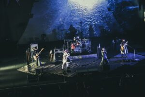 Miku Kobato Instagram - 2024.7.14🕊
BAND-MAID HALL TOUR 2024
神奈川県民ホール

早いものでホールツアー最終日から
もう6日が経ちましたっぽ。
ホールツアーはいかがでしたかっぽ？！
この日は私のEVHちゃんの
テンションが上がりすぎてしまったみたいで
2曲目から音が鳴らなくなって
サプライズでしたっぽ。w
でも、ちゃんと伝書鳩さんなので
帰ってきてくれましたっぽね。
良かったよかったっぽ。
トラブルも生ならではの特別ということで
また一つ思い出が増えましたっぽね。笑

神奈川県民ホールはあーちゃんが
学生の頃あーちゃんだった時に
出たことのある会場だったそうで、
終始嬉しそうでしたっぽ！！
思い出の場所に帰って来れるのはいつになっても
嬉しいことですっぽよね〜

今回のホールツアーセットリストは
いかがでしたっぽ？！
MV曲も多めで上がりっぱなしだったのではっぽ?!
Shamblesの頭アレンジもかっこよかったっぽ?！

そして、最後に沢山お知らせしましたっぽ🕊
🕊8.30 BAND-MAID番外編お給仕  Medium in Summer
🕊9.25 フルアルバム"Epic Narratives"リリース
🕊11月からはZepp tourも発表されましたっぽ！！

わぁ！なんて沢山！
今年後半の予定もきまりましたっぽね。
ご予約等始まっているのでお忘れ無くっぽよ！！！

It's already been 6 days 
since the last day of the hall tour.
How about a hall tour po?!
On this day, 
the tension of my amp EVH seemed to be too high, 
and I was surprised that the sound stopped playing 
from the second song po!!!
But since it is a carrier pigeon, 
it seems that it has come back properly po.
It was good, it was good po!!!🕊
The trouble is also special only for live performances, 
so it seems that there is one more memory po.??
It seems that the Kanagawa Prefectural Hall was a venue that akane had performed at when she was a student, and she seemed happy from beginning to end po.
It's always nice to be back in a place of memories po🕊
How was the hall tour setlist this time?!
There were a lot of MV songs, and it would have been fun!
Shambles' head arrangement was also cool, wasn't it?!

And finally, I made a lot of announcements po!!
🕊8.30 BAND-MAID Extra Edition Serving Medium in Summer
🕊9.25 Full album "Epic Narratives" released
🕊November, Zepp tour !!!
I think We've got a plan for the second half of this year.
Reservations have already begun, so don't forget it po!!!

#bandmaid #ホールツアー #halltour
thanks photo by @pickles_0808