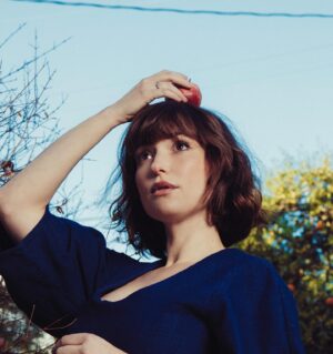 Milana Vayntrub Instagram - Swipe for complex circus tricks 🤡 
📷: genius @selashiloni