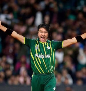 Milap Zaveri Instagram - Shaheen Shah ZAVERI strikes today!!! 🧨🔥 @shaadrandhawa loses his wicket off the first ball to my bowling, @s1danand sees his wickets destroyed as my ball crashes into his stumps and then gets out two matches in a row to me without being able to score much against my bowling! Jhoome Jo Pathaan, Fighter ki wicket down! 💪😍🤩🥳 @varundvn escapes by the skin of his teeth as @shaadrandhawa drops him twice of two consecutive balls bowled by Shaheen Shah Zaveri! 😎 #Cricket #Bowler #UnplayableZaveri