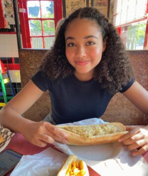 Millie Davis Instagram - list ur fav hotdog toppings 😋