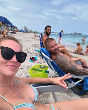 Mina Starsiak-Hawk Instagram - We had SO much fun staying with our friends @luke_rhodes46 & @hrhodes_ on this last minute vacay to Florida 🌴
::::::
We played, we pumped, we ate way too much ice cream and best of all we spent some amazing time with some even more amazing people 🤍 
::::::
When friends become family, that’s such a gift! I am so grateful for the family members we have that are so involved in our kids lives but also for the ones not within our family that have *chosen* to be part of it. Our kids will never feel a lack of love in their worlds, that I know for sure 🙌🏼
::::::
Share this with your chosen family and remind them how loved they are! We don’t tell each other enough!!! 🫶🏼🫶🏼🫶🏼🫶🏼