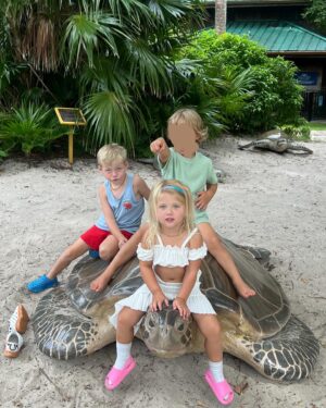 Mina Starsiak-Hawk Instagram - We had SO much fun staying with our friends @luke_rhodes46 & @hrhodes_ on this last minute vacay to Florida 🌴
::::::
We played, we pumped, we ate way too much ice cream and best of all we spent some amazing time with some even more amazing people 🤍 
::::::
When friends become family, that’s such a gift! I am so grateful for the family members we have that are so involved in our kids lives but also for the ones not within our family that have *chosen* to be part of it. Our kids will never feel a lack of love in their worlds, that I know for sure 🙌🏼
::::::
Share this with your chosen family and remind them how loved they are! We don’t tell each other enough!!! 🫶🏼🫶🏼🫶🏼🫶🏼