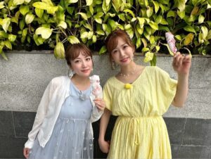 Minami Takahashi Instagram - 東海テレビ スイッチ！
しーちゃんと行かせていただいた女子旅シンガポール✨がオンエアされましたー！

こんなに楽しんで良いの！？と思っちゃうくらい
仕事を忘れて大はしゃぎw
沢山写真撮ったのでまた載せます🙋‍♀️

#スイッチ
#東海テレビ
#シンガポール
#tv
#女子旅

衣装👗
ワンピース
@furfur_official
イヤリング
@mimi33_official