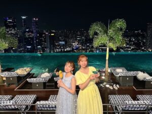 Minami Takahashi Instagram - 東海テレビ スイッチ！
しーちゃんと行かせていただいた女子旅シンガポール✨がオンエアされましたー！

こんなに楽しんで良いの！？と思っちゃうくらい
仕事を忘れて大はしゃぎw
沢山写真撮ったのでまた載せます🙋‍♀️

#スイッチ
#東海テレビ
#シンガポール
#tv
#女子旅

衣装👗
ワンピース
@furfur_official
イヤリング
@mimi33_official
